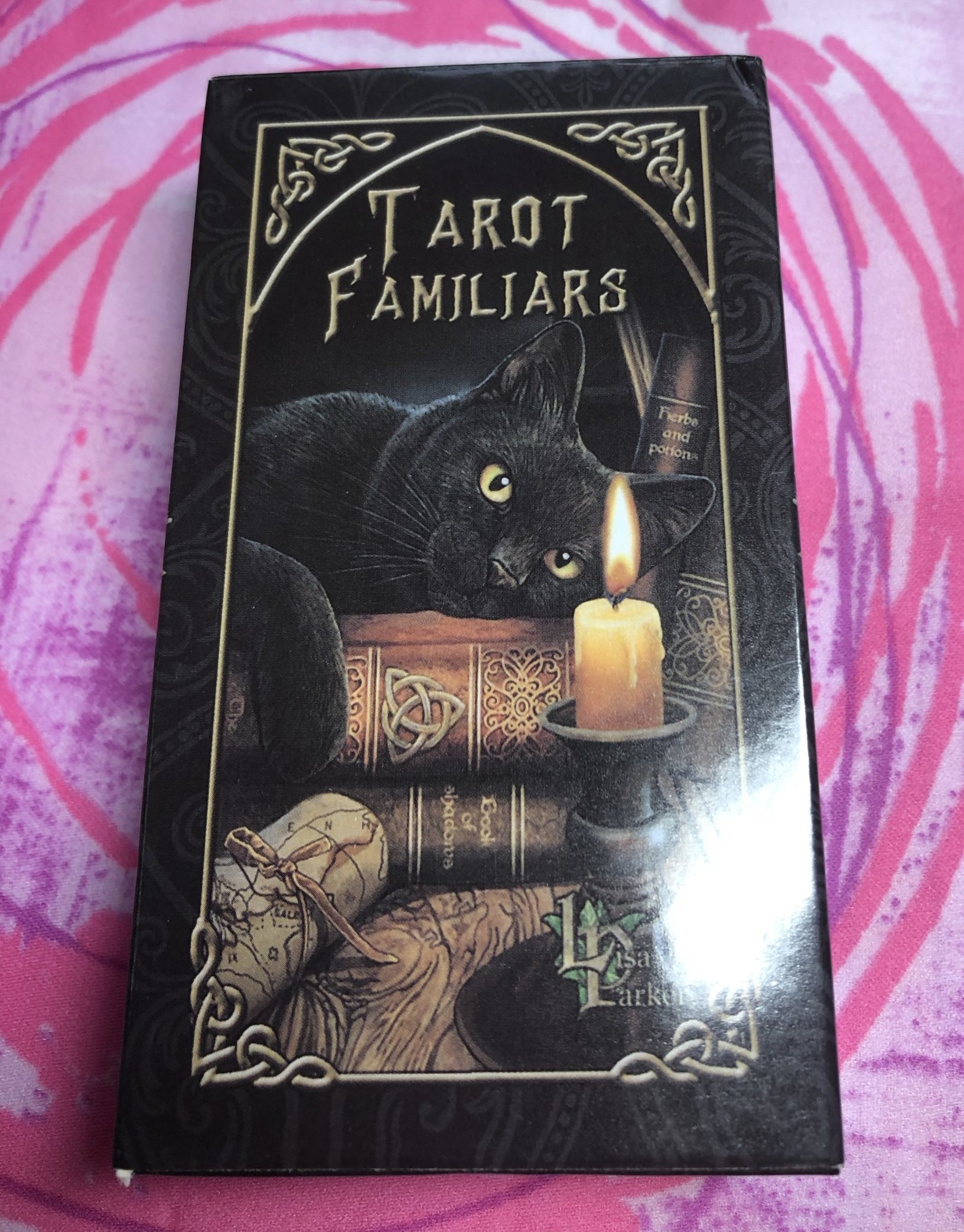 うっかり海賊版タロットが手元に来た話 Scarlet Fortune Teller Cat 心を軽くする占い